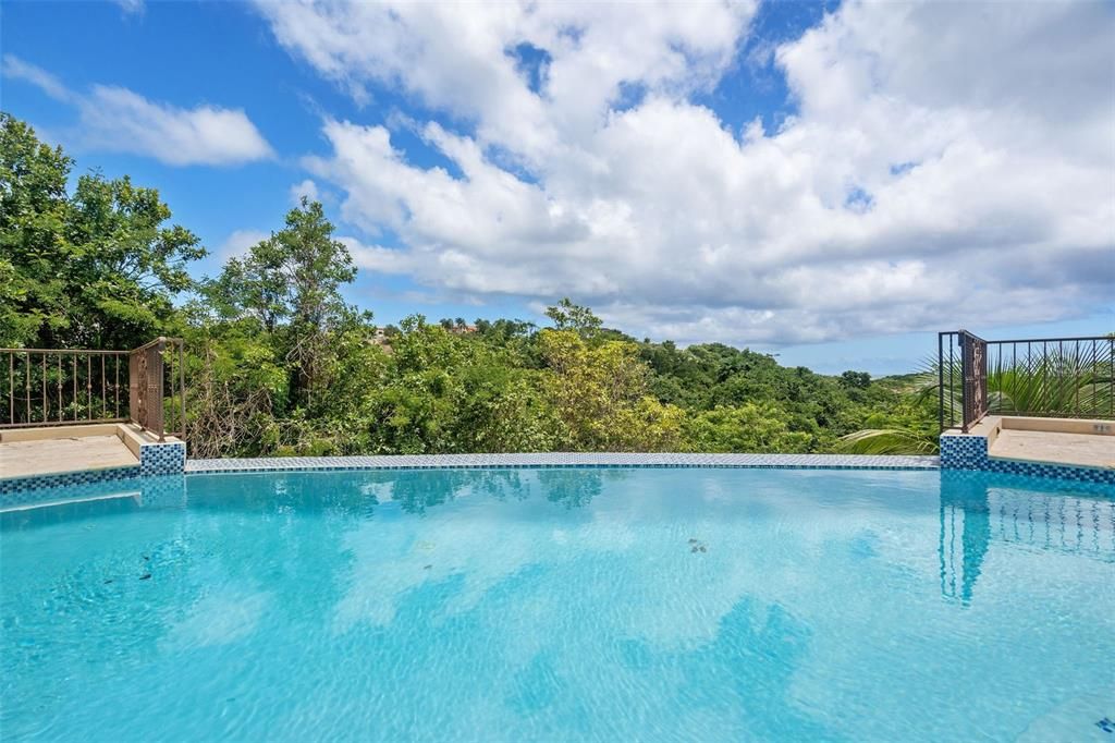 For Sale: $3,200,000 (5 beds, 3 baths, 6000 Square Feet)