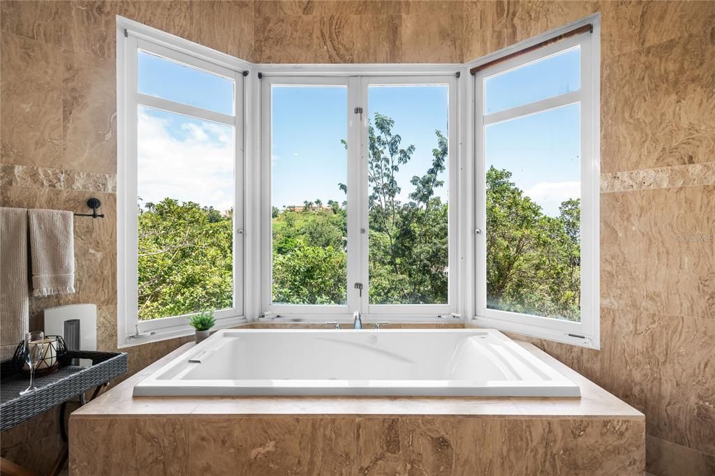 For Sale: $3,200,000 (5 beds, 3 baths, 6000 Square Feet)