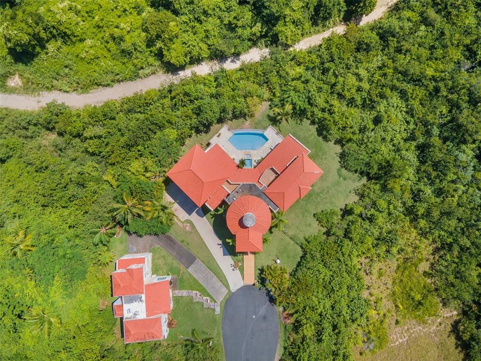 For Sale: $3,200,000 (5 beds, 3 baths, 6000 Square Feet)