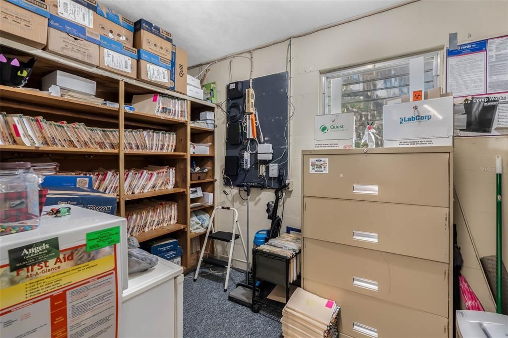 Под контрактом: $699,900 (0 спален, 0 ванн, 1192 Квадратных фут)