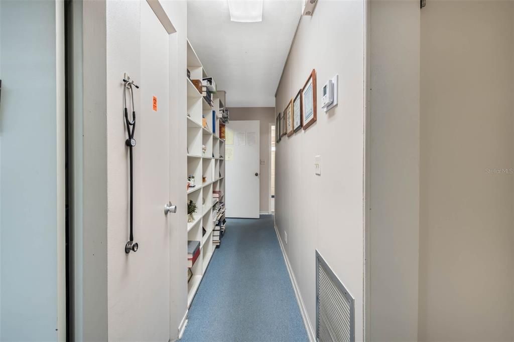 Под контрактом: $699,900 (0 спален, 0 ванн, 1192 Квадратных фут)