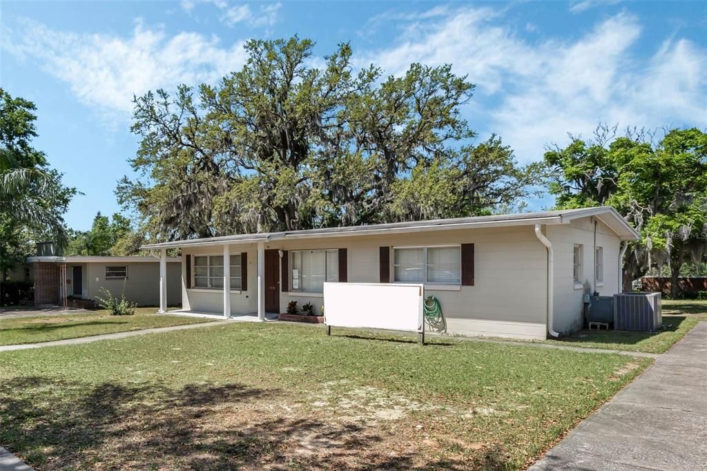 Под контрактом: $699,900 (0 спален, 0 ванн, 1192 Квадратных фут)