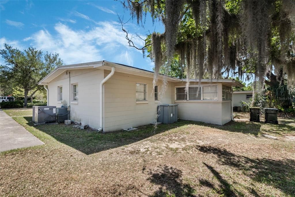 Под контрактом: $699,900 (0 спален, 0 ванн, 1192 Квадратных фут)