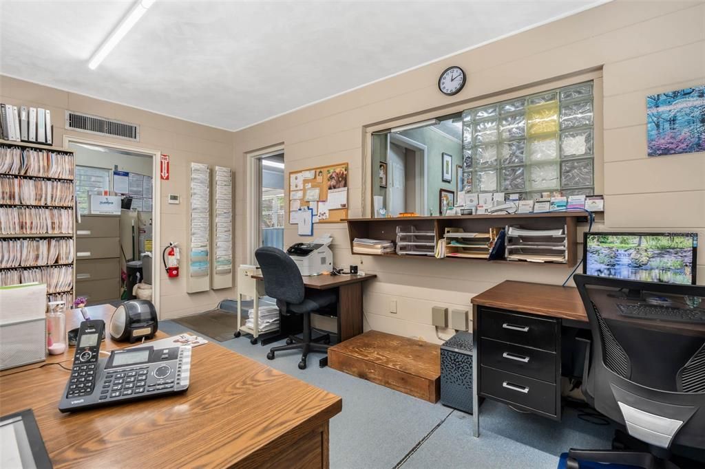 Под контрактом: $699,900 (0 спален, 0 ванн, 1192 Квадратных фут)