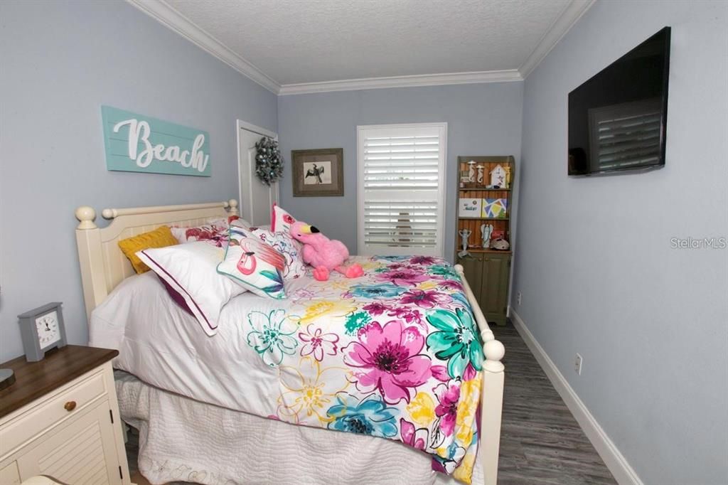 For Sale: $339,900 (3 beds, 2 baths, 1400 Square Feet)