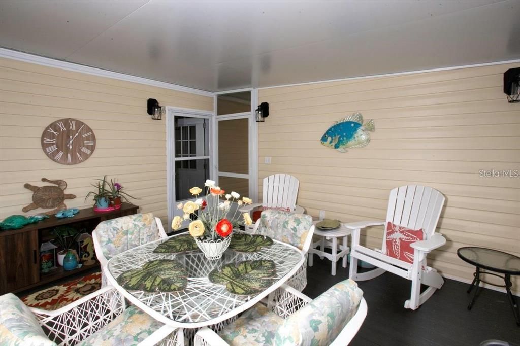 For Sale: $339,900 (3 beds, 2 baths, 1400 Square Feet)