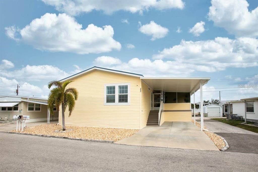 For Sale: $339,900 (3 beds, 2 baths, 1400 Square Feet)