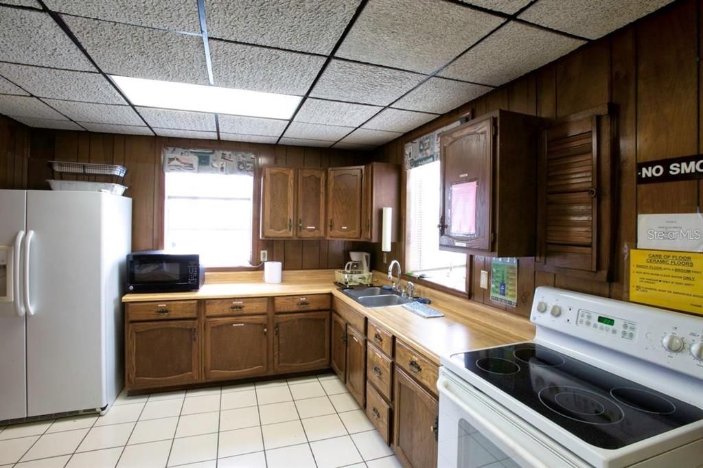 For Sale: $339,900 (3 beds, 2 baths, 1400 Square Feet)