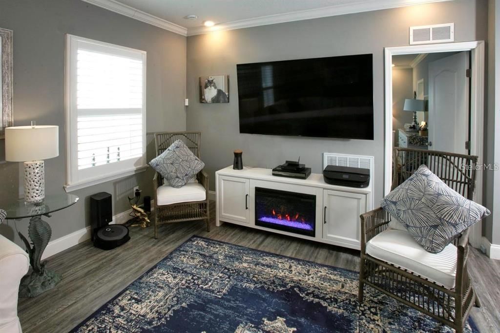 For Sale: $339,900 (3 beds, 2 baths, 1400 Square Feet)