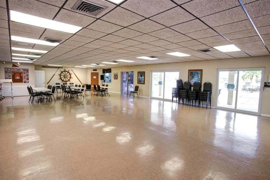 For Sale: $339,900 (3 beds, 2 baths, 1400 Square Feet)