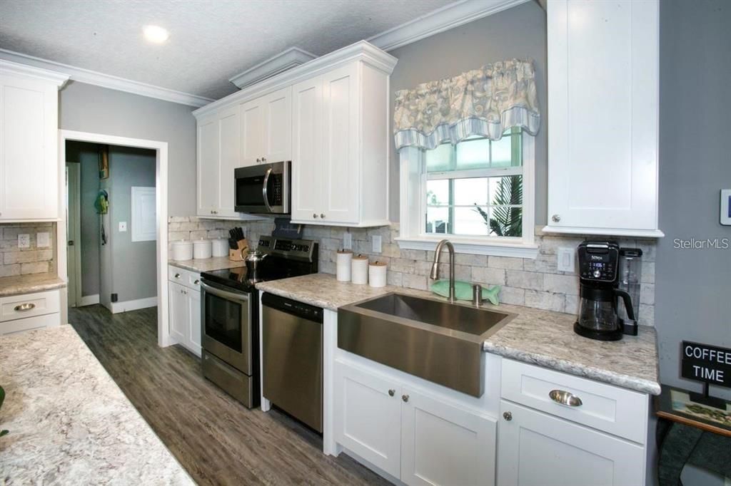 For Sale: $339,900 (3 beds, 2 baths, 1400 Square Feet)