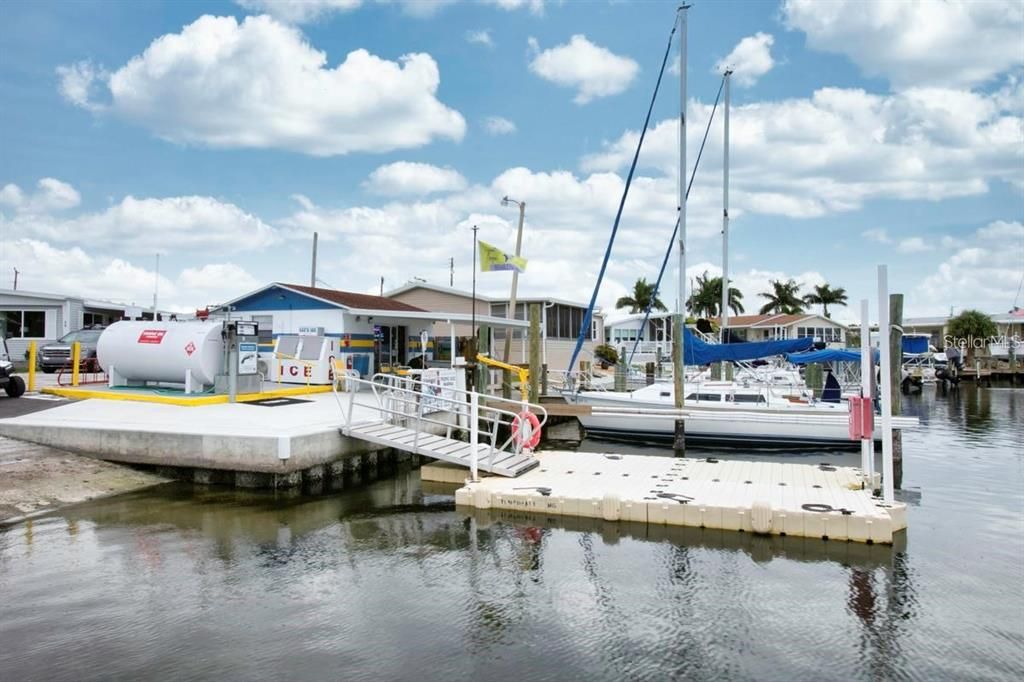 For Sale: $339,900 (3 beds, 2 baths, 1400 Square Feet)