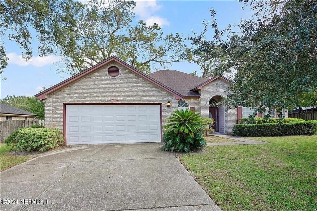 Vendido Recientemente: $339,000 (3 camas, 2 baños, 2368 Pies cuadrados)