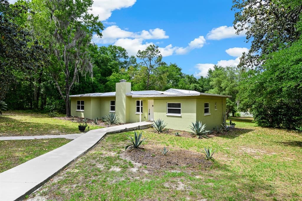 Vendido Recientemente: $359,900 (3 camas, 2 baños, 2035 Pies cuadrados)