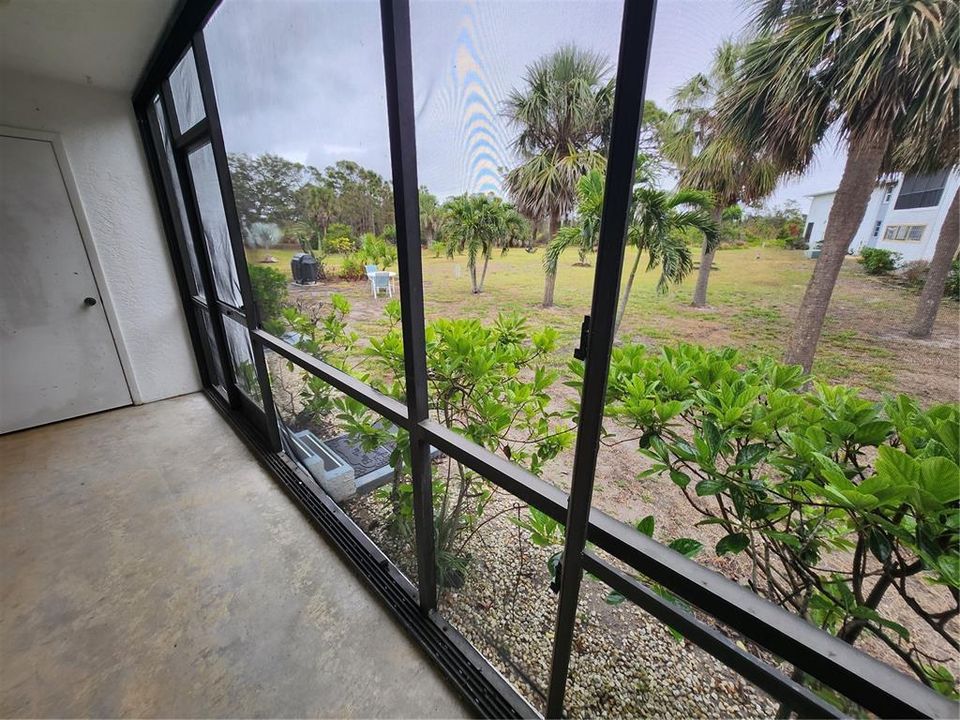 Active With Contract: $99,800 (2 beds, 2 baths, 1092 Square Feet)