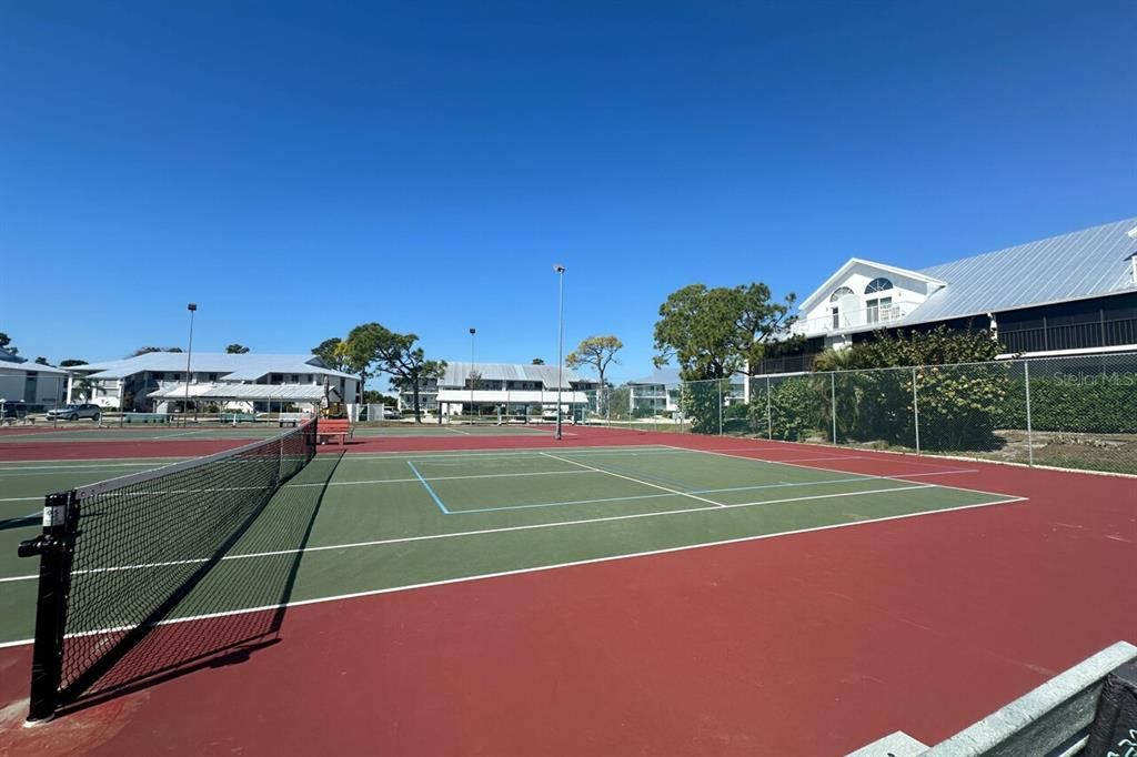 Active With Contract: $99,800 (2 beds, 2 baths, 1092 Square Feet)