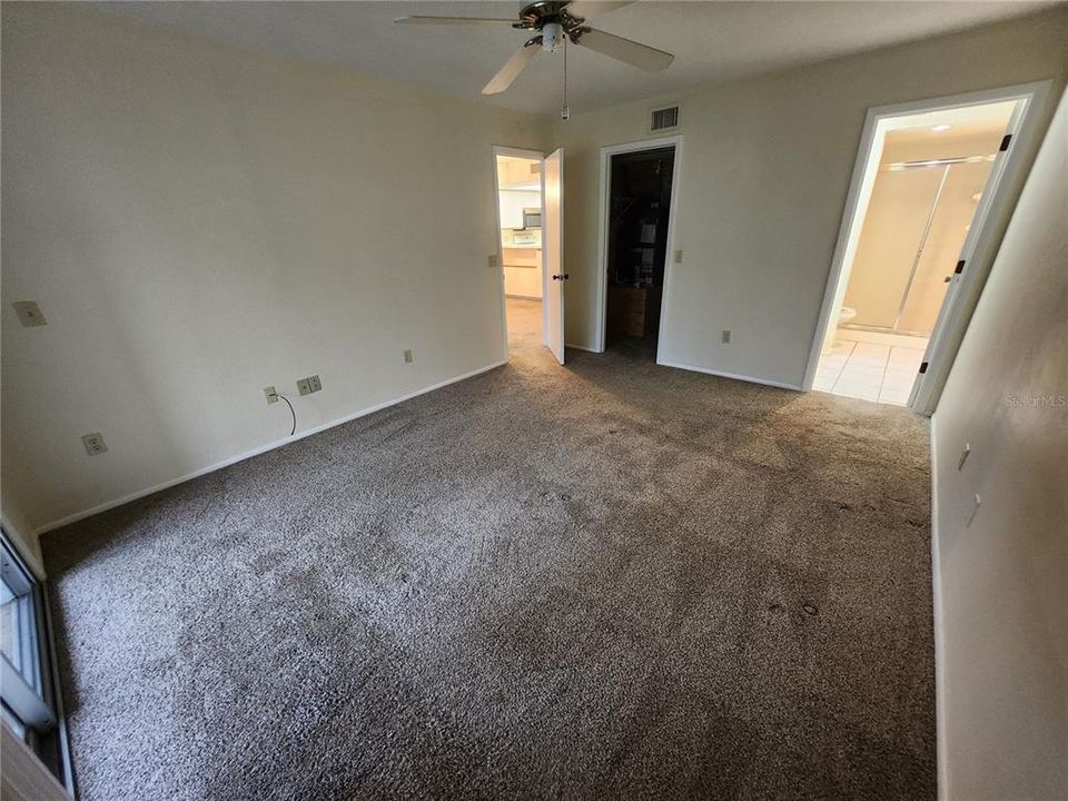 Active With Contract: $99,800 (2 beds, 2 baths, 1092 Square Feet)