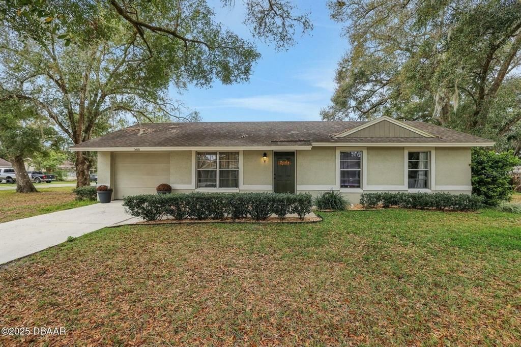 最近售出: $255,000 (3 贝兹, 2 浴室, 1018 平方英尺)