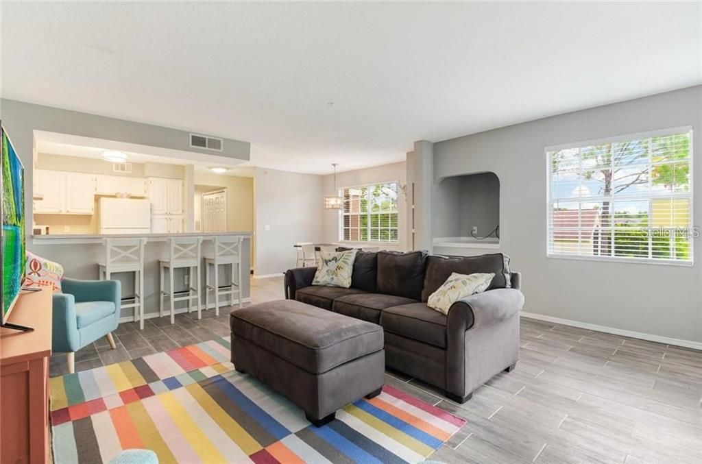 For Sale: $235,000 (2 beds, 2 baths, 1288 Square Feet)