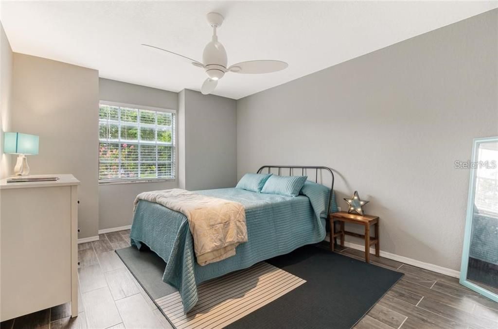 For Sale: $235,000 (2 beds, 2 baths, 1288 Square Feet)