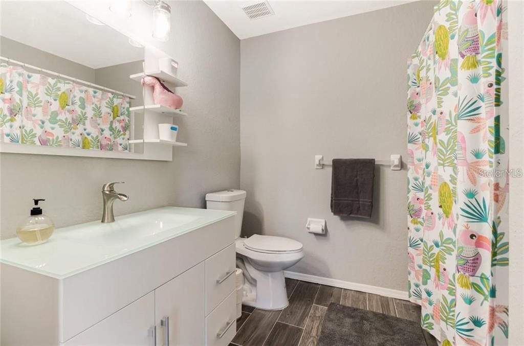 For Sale: $235,000 (2 beds, 2 baths, 1288 Square Feet)