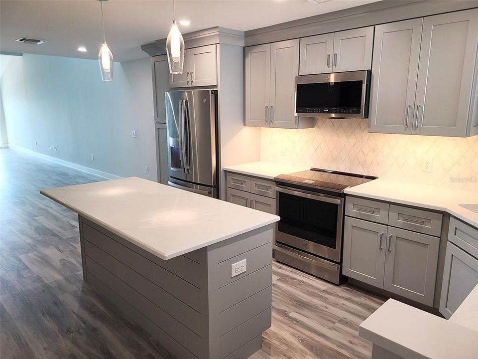 待售: $1,495,000 (3 贝兹, 3 浴室, 1682 平方英尺)