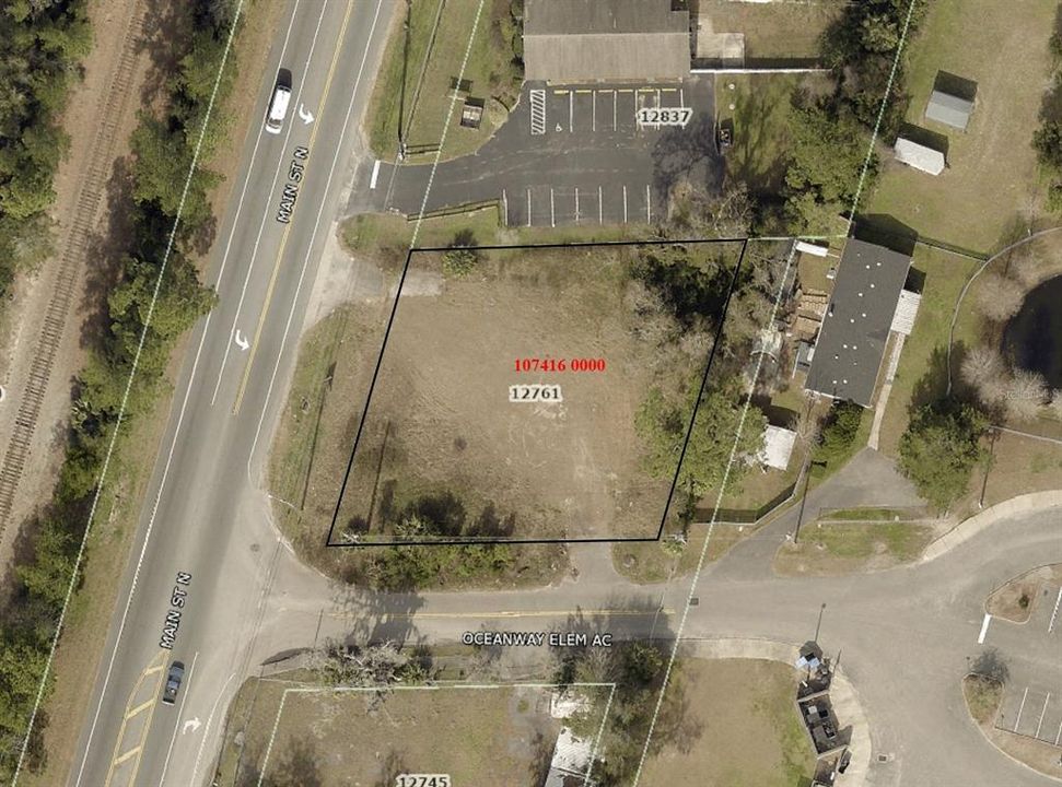 На продажу: $264,999 (0.39 acres)