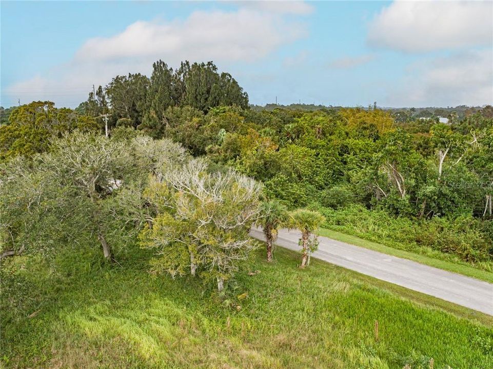 待售: $695,000 (8.48 acres)