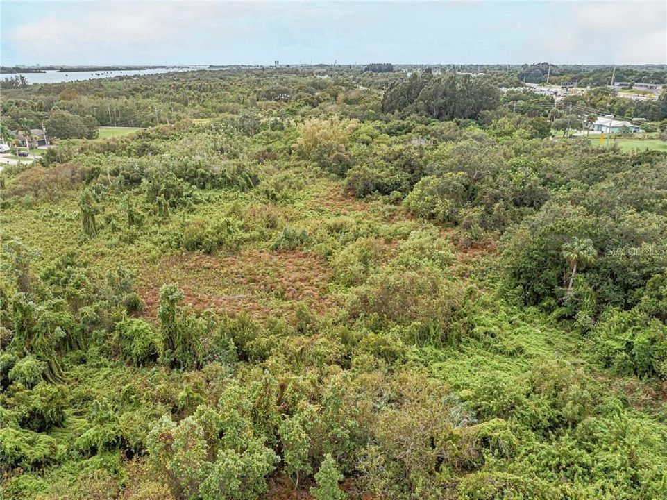 待售: $695,000 (8.48 acres)