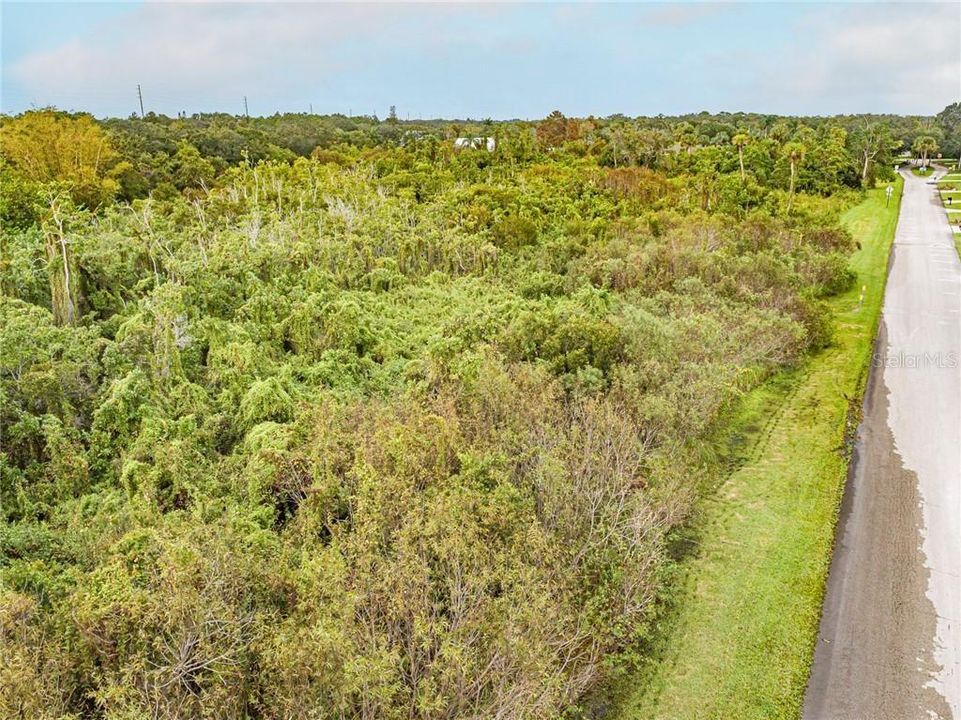 待售: $695,000 (8.48 acres)