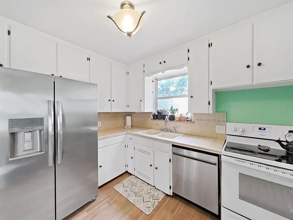 Active With Contract: $335,000 (3 beds, 1 baths, 1390 Square Feet)