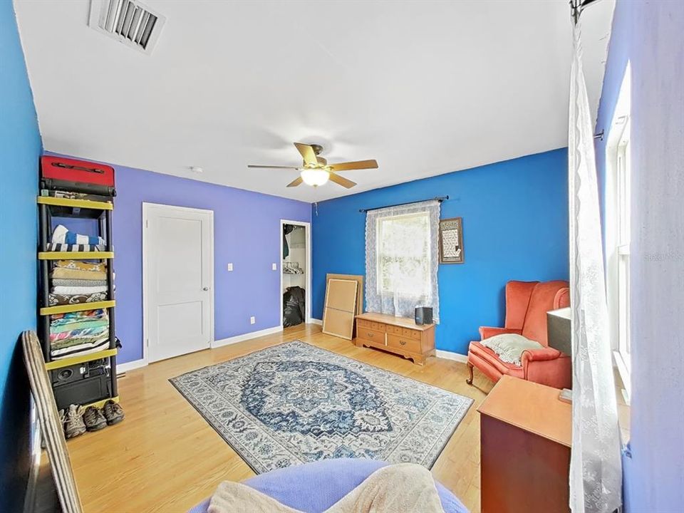 Active With Contract: $335,000 (3 beds, 1 baths, 1390 Square Feet)