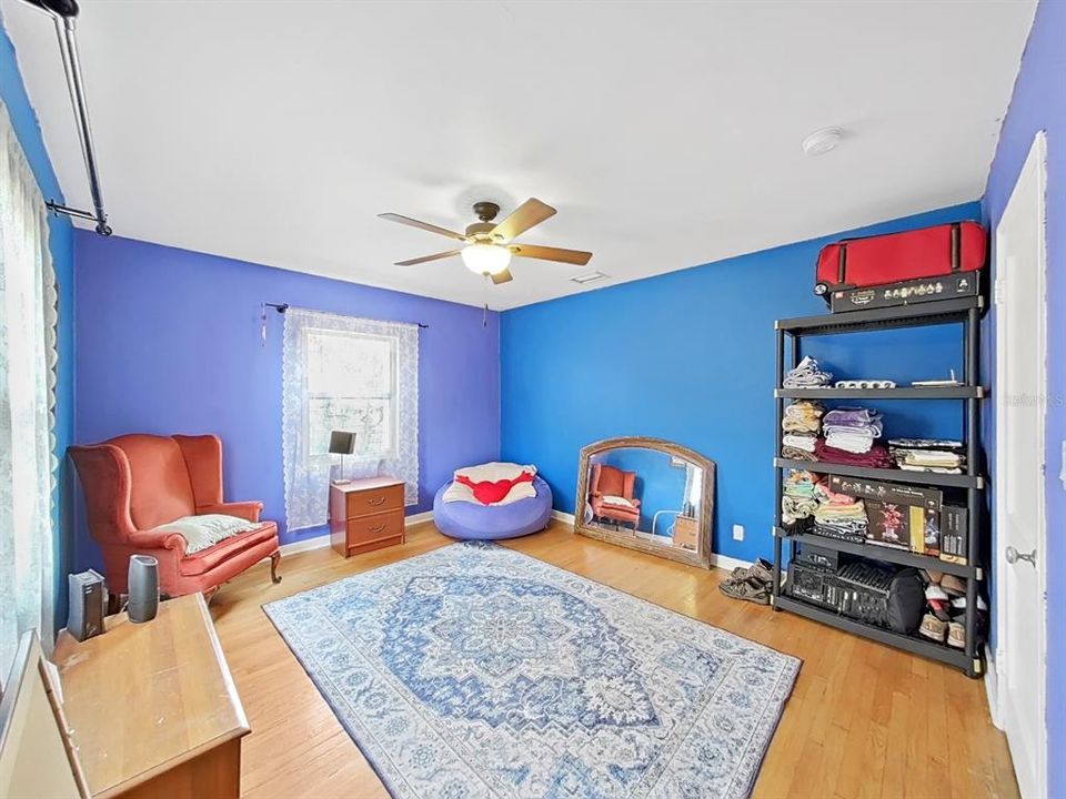 Active With Contract: $335,000 (3 beds, 1 baths, 1390 Square Feet)