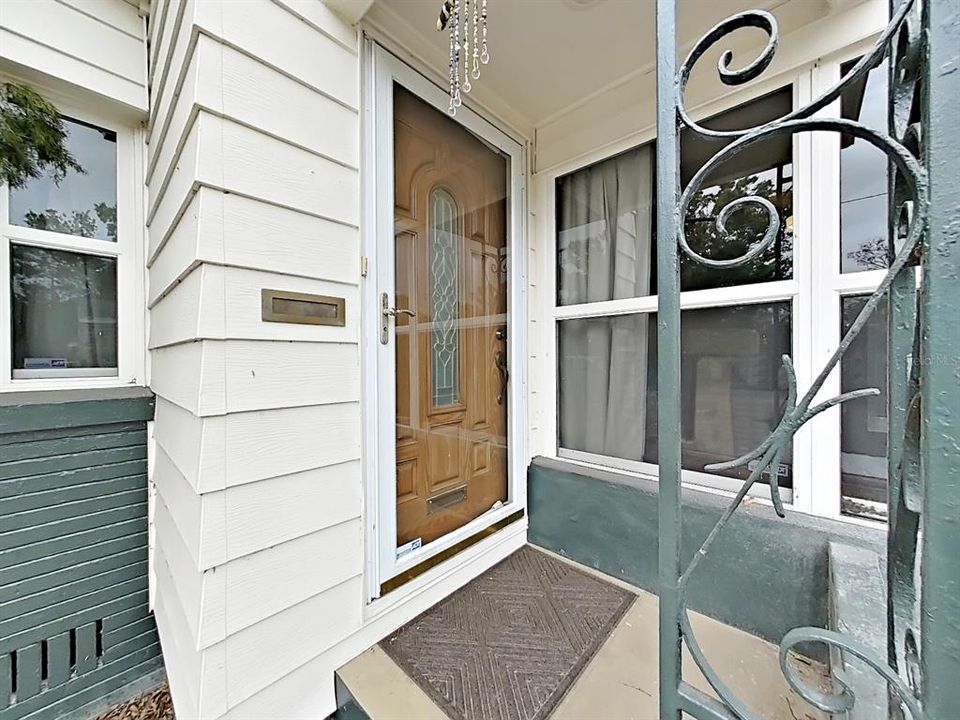 Active With Contract: $335,000 (3 beds, 1 baths, 1390 Square Feet)