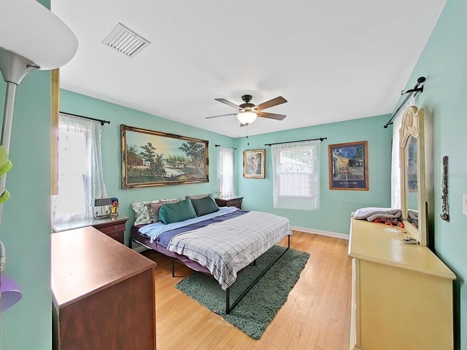 Active With Contract: $335,000 (3 beds, 1 baths, 1390 Square Feet)