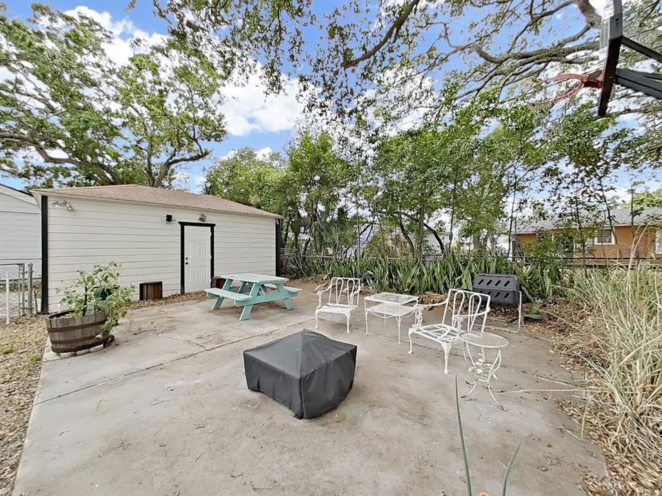 Active With Contract: $335,000 (3 beds, 1 baths, 1390 Square Feet)