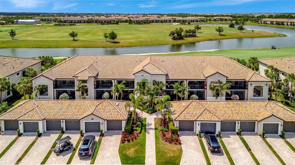 Recently Sold: $434,900 (2 beds, 2 baths, 1329 Square Feet)