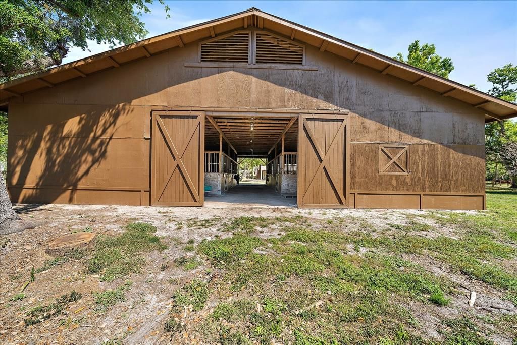 For Sale: $6,249,000 (12 beds, 10 baths, 1676 Square Feet)