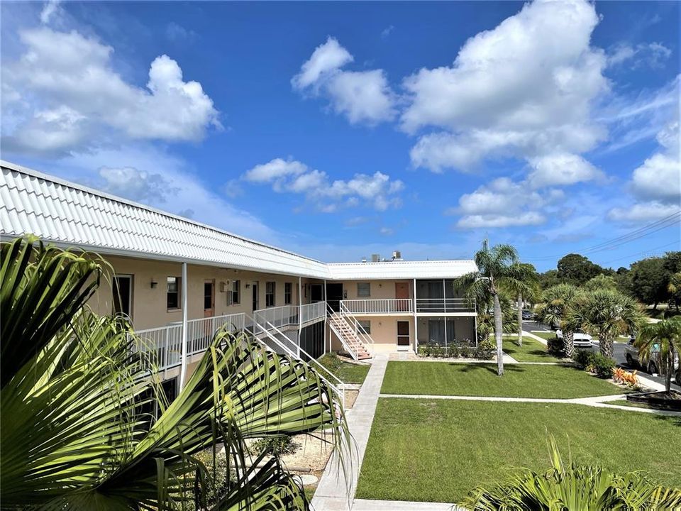 Recently Rented: $1,300 (2 beds, 1 baths, 706 Square Feet)