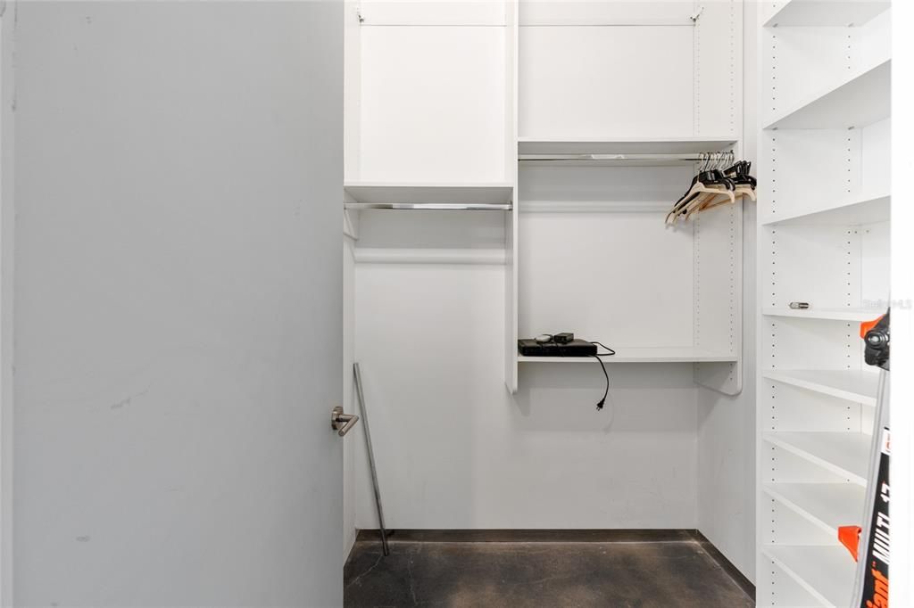 待售: $395,000 (1 贝兹, 2 浴室, 1186 平方英尺)