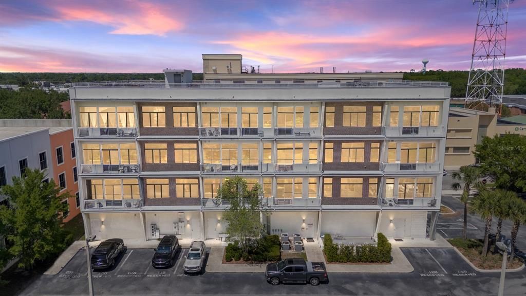 待售: $395,000 (1 贝兹, 2 浴室, 1186 平方英尺)