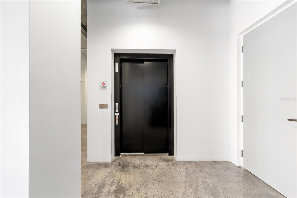 待售: $395,000 (1 贝兹, 2 浴室, 1186 平方英尺)