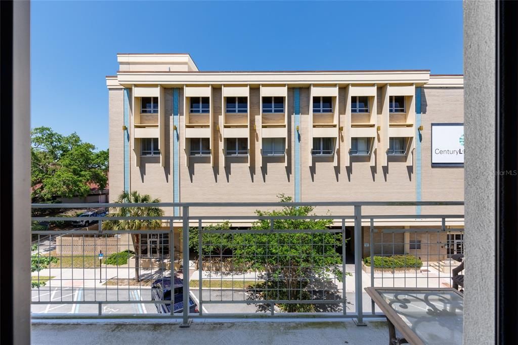 待售: $395,000 (1 贝兹, 2 浴室, 1186 平方英尺)