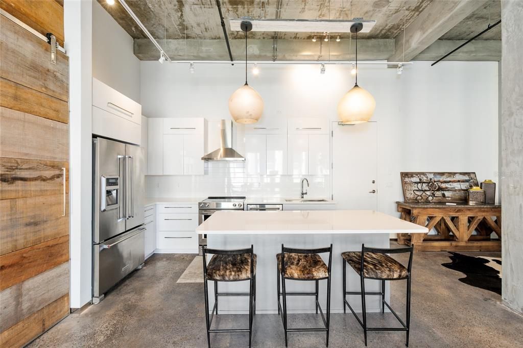 待售: $395,000 (1 贝兹, 2 浴室, 1186 平方英尺)