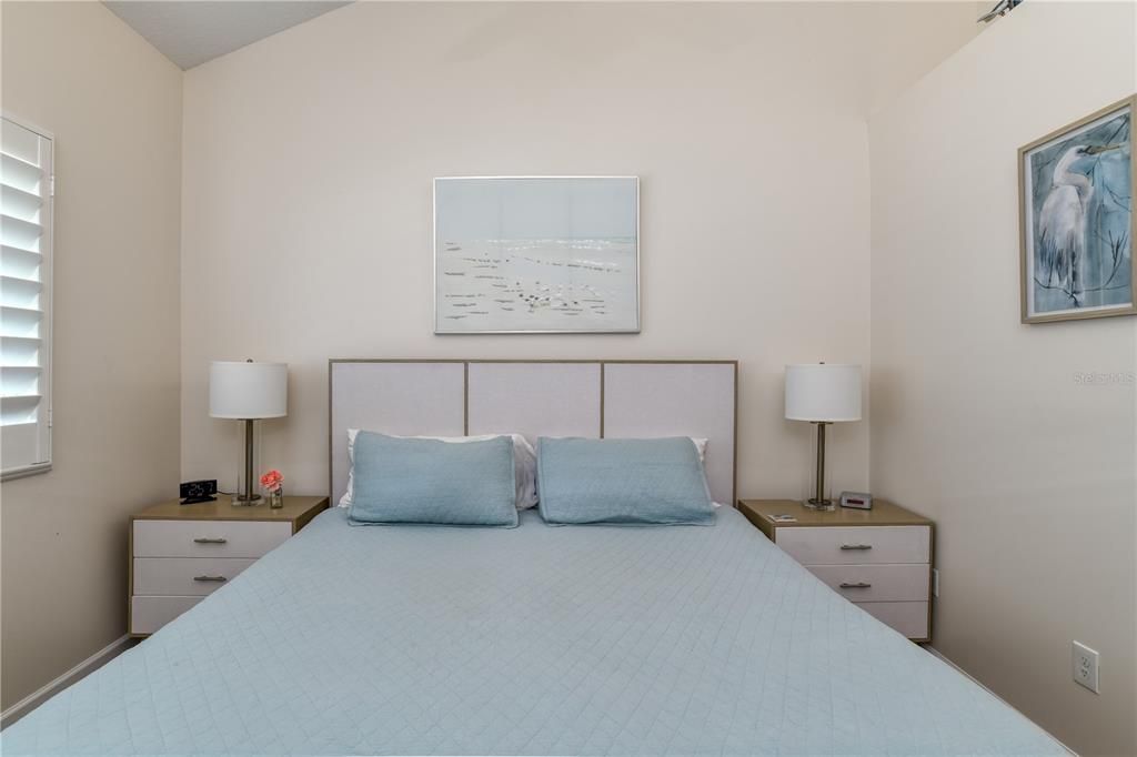 待售: $729,000 (2 贝兹, 2 浴室, 1064 平方英尺)