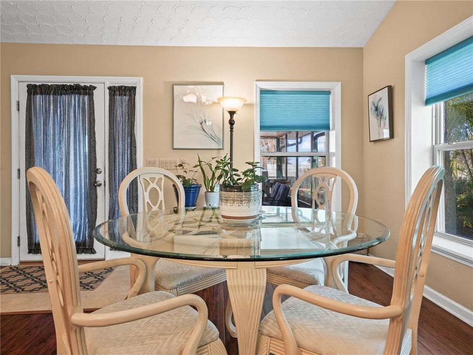 For Sale: $289,990 (4 beds, 2 baths, 1989 Square Feet)