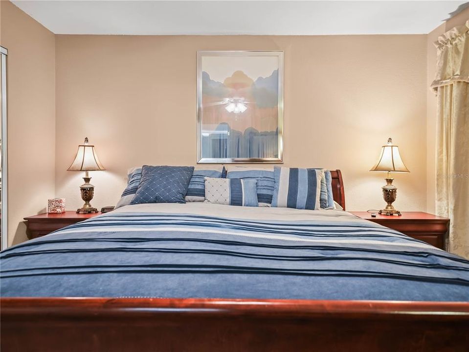 For Sale: $289,990 (4 beds, 2 baths, 1989 Square Feet)