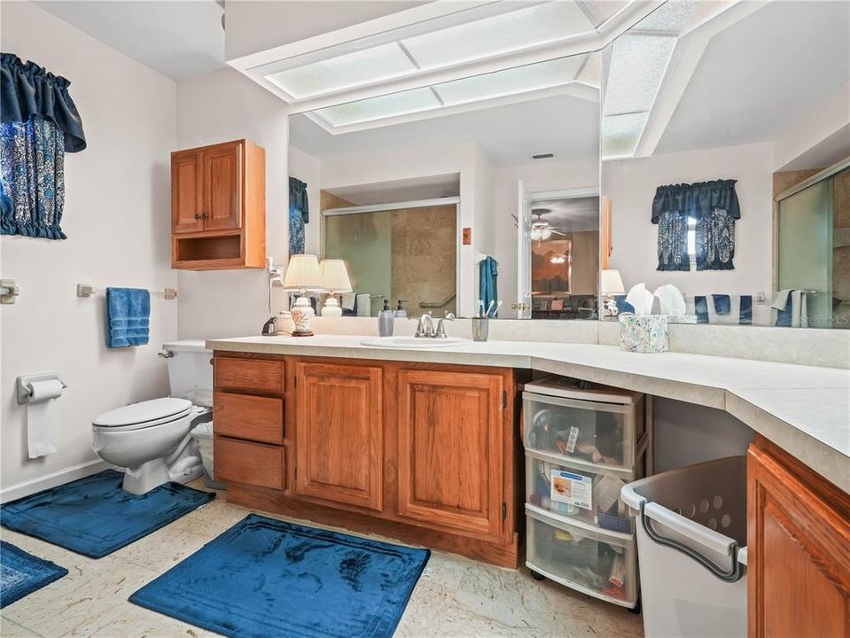 For Sale: $289,990 (4 beds, 2 baths, 1989 Square Feet)