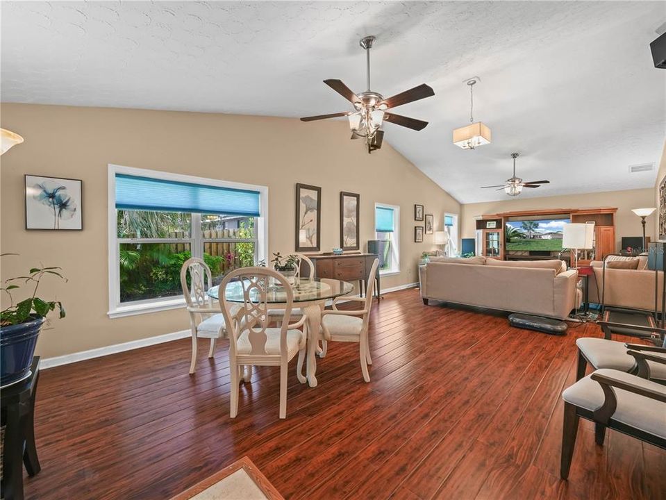 For Sale: $289,990 (4 beds, 2 baths, 1989 Square Feet)