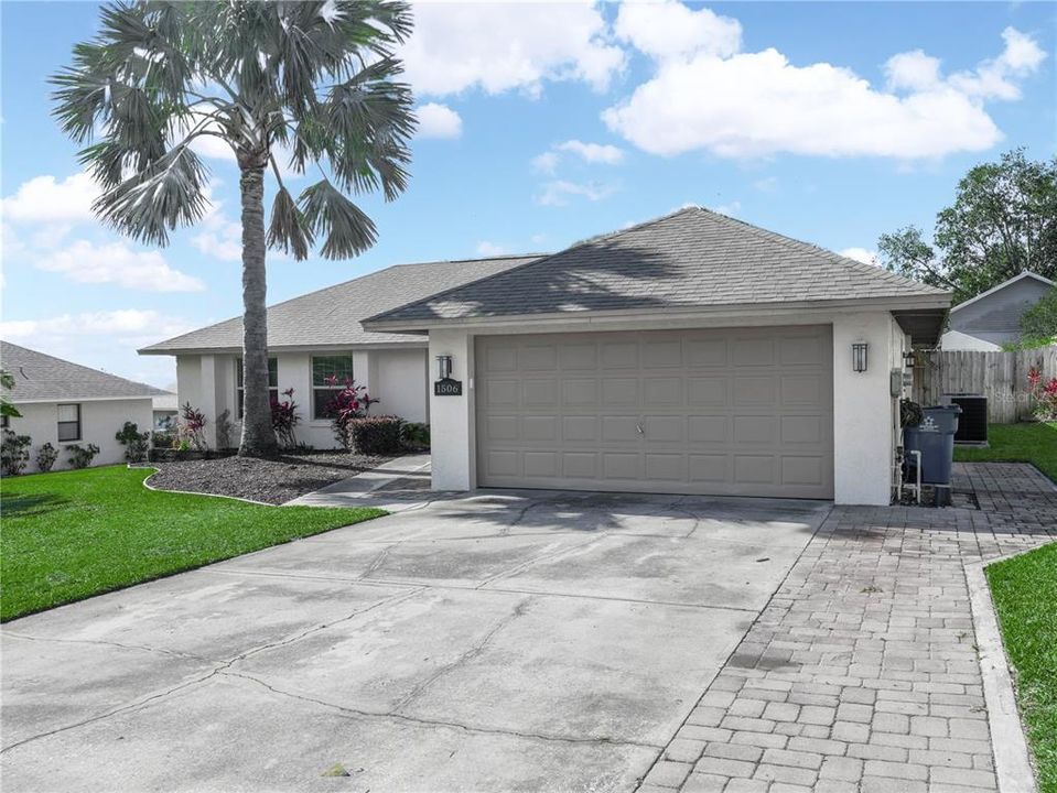 For Sale: $289,990 (4 beds, 2 baths, 1989 Square Feet)